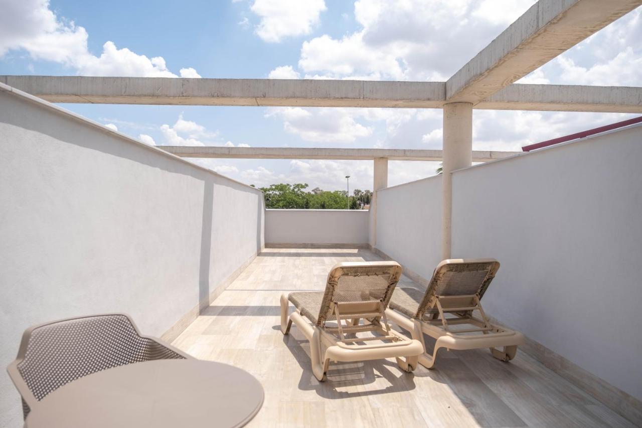 Aljarafe Suites By Qhotels Gelves Esterno foto